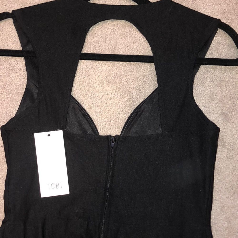 TOBI Cut Out Skater Dress - Picture 4 of 5